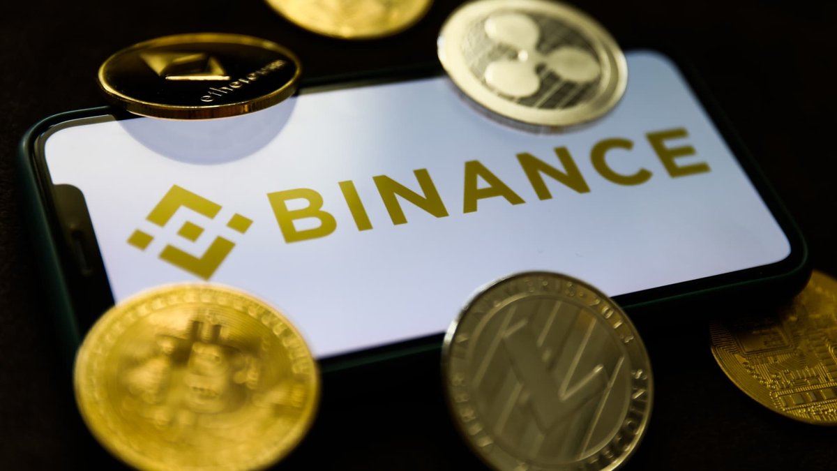 Bitcoin Is Rushing Off Binance: Early-Signal of Accumulation—or Just a Head Fake?