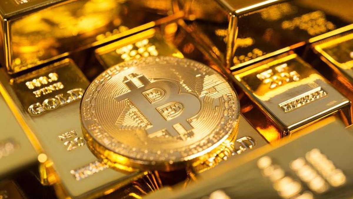 Investors Rotate from Bitcoin into Gold: What Changed — and What to Watch Next